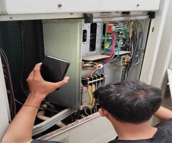 Service dan Isi Freon AC